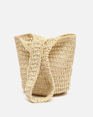 Bolso de hombro efecto rafia por 12€