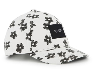 Marc Jacobs Gorra de niña por 19.60€.