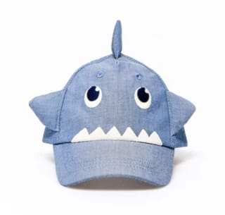 Gorra Sfera denim tiburón infantil por 3.99€.