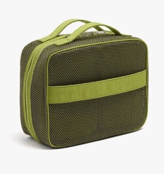 Parfois Neceser de rejilla con estuches por 9.99€.