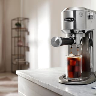 De'Longhi Dedica Duo pistonmachine (EC890.M) voor €145 bij De'Longhi