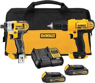 DEWALT DCK240C2 kit 20V (taladro y llave de impacto) por $3,345 en Amazon