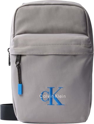 Calvin Klein Bold Sling Lv04d3300g por 19,57€ en Amazon