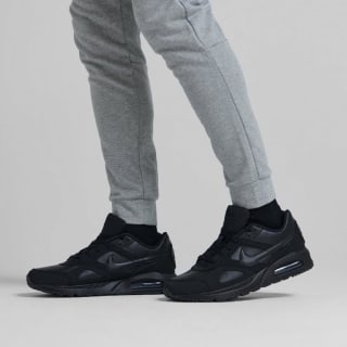 Nike Air Max IVO pour 90€