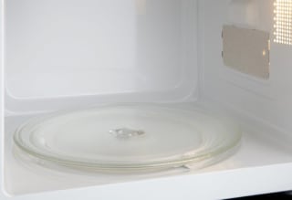 ETNA SMV620ZWA Retro magnetron (20 L) voor €66 bij Bol