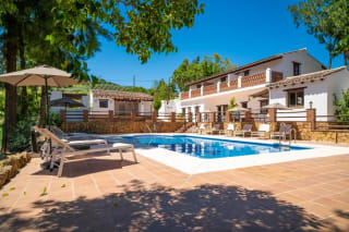 8 dagen Spanje (Malaga) met 4 pers. vlucht + accommodatie + huurauto voor €2091,30