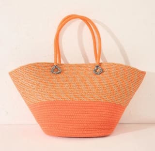 Women'Secret Bolso capazo rafia por 9.99€.