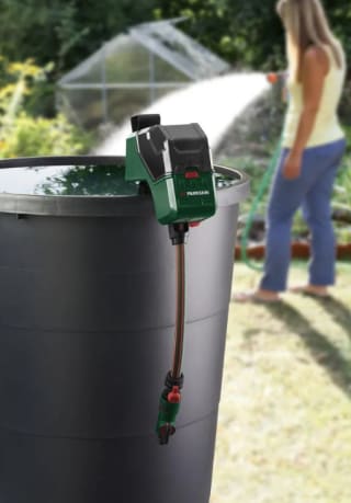 Parkside Accu-regentonpomp 12 V met accu en lader voor 29,99 euro