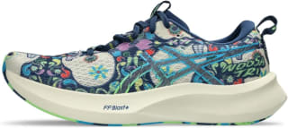 ASICS Noosa TRI 16 para hombre por $2,070.88 en Amazon