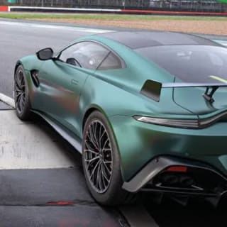 Stage Aston Martin Vantage F1 Edition pour 191€ chez Sport Découverte