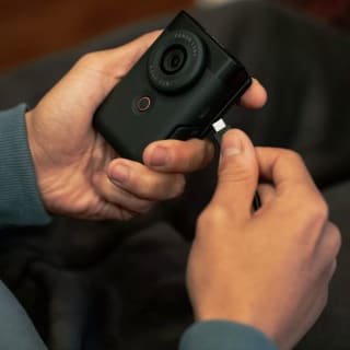 Canon PowerShot V10 Advanced Vlogging Kit voor €255,26 bij Bol