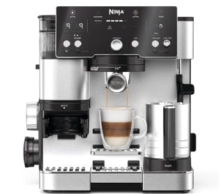 Machine à café Ninja Luxe Essential 2-en-1, Latte, Cappuccino et Espresso à 299€