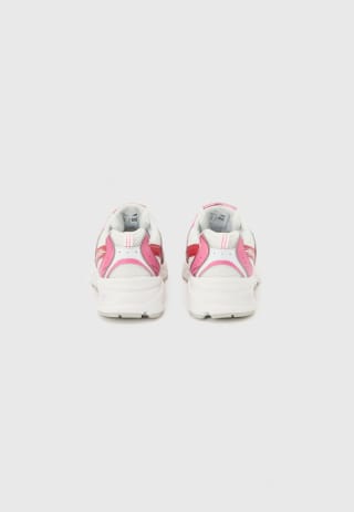 New Balance 530 rose pour 37,90€ chez Zalando Privé