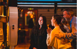 Rondvaart + onbeperkt pizza bij Pizza Cruise Rotterdam voor €30,95 via Tripper