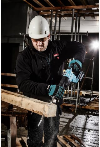 Makita JR001GZ 40V Li‑Ion accu reciprozaag voor €128,64 bij Bol