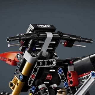 LEGO 42238 Technic Moto Ducati Desmo450 MX Factory por 35,76€ en Miravia