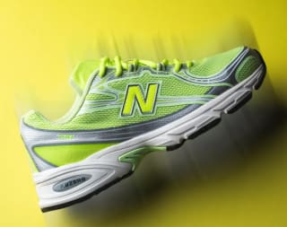 New Balance U740N8QA à 84€