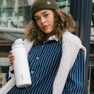 Owala FreeSip Steel 40 oz por $554 en Amazon