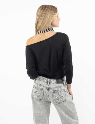 Polera Off Shoulder Y2K Manga Larga Mujer Icono por $6.990