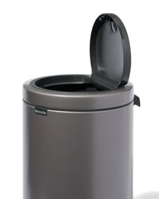 Brabantia Touch Bin Flat Top prullenbak 30L voor €59,99 bij HEMA