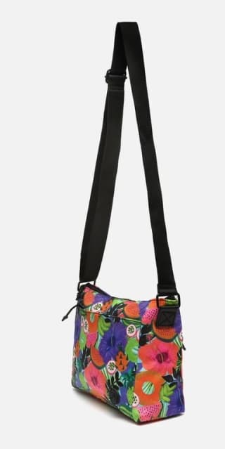 Bolso Bandolera en nylon reciclado por 12€.