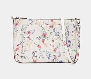Parfois Bolso Bandolera estampado floral por 5.99€.