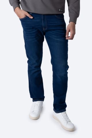 Jeans straight azul por $149 en Hang Ten