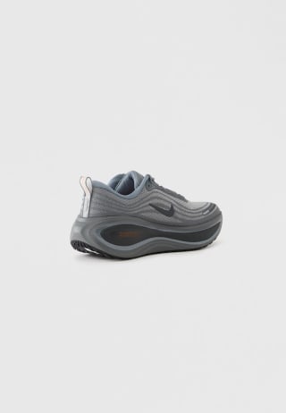 Nike Vomero Plus pour 89,90€ chez Zalando Privé