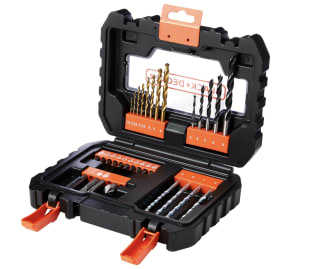 Juego de 31 piezas para atornillar y taladrar BLACK+DECKER A7233 por 18,03€