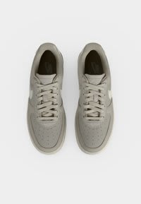 Nike Sportswear AIR FORCE RETRO por 61.16€ en Zalando