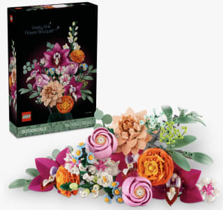 LEGO 10342 Botanical Ramo de Flores Fantasía en Rosa por 39.55€
