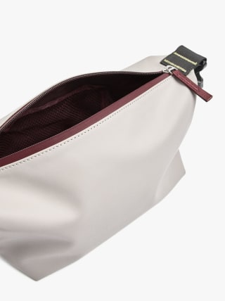 Parfois Neceser liso con textura suave por 12.99€