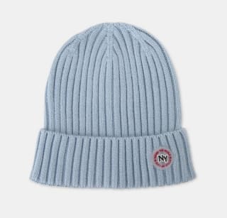 Kids El Corte Inglés Gorro liso de niño por 2.99€.