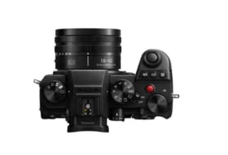 Appareil photo Hybride Plein Format Lumix S5D Noir + optique 18-40 f 4.5-6,3 à 799€