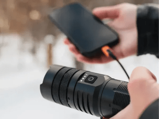 Xtorm XRF101 zaklamp powerbank (10.500 mAh) voor €29,95 bij iBOOD