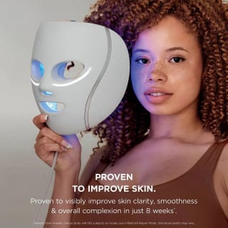 Shark FW312UKPL CryoGlow Under-Eye Cooling & LED Mask for £299.98 at Costco