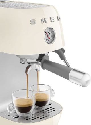 SMEG ECF03CREU handmatige espressomachine voor €349 bij Bol