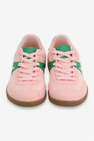 Roze sneakers met groenaccenten voor €13,50 bij Bel&Bo