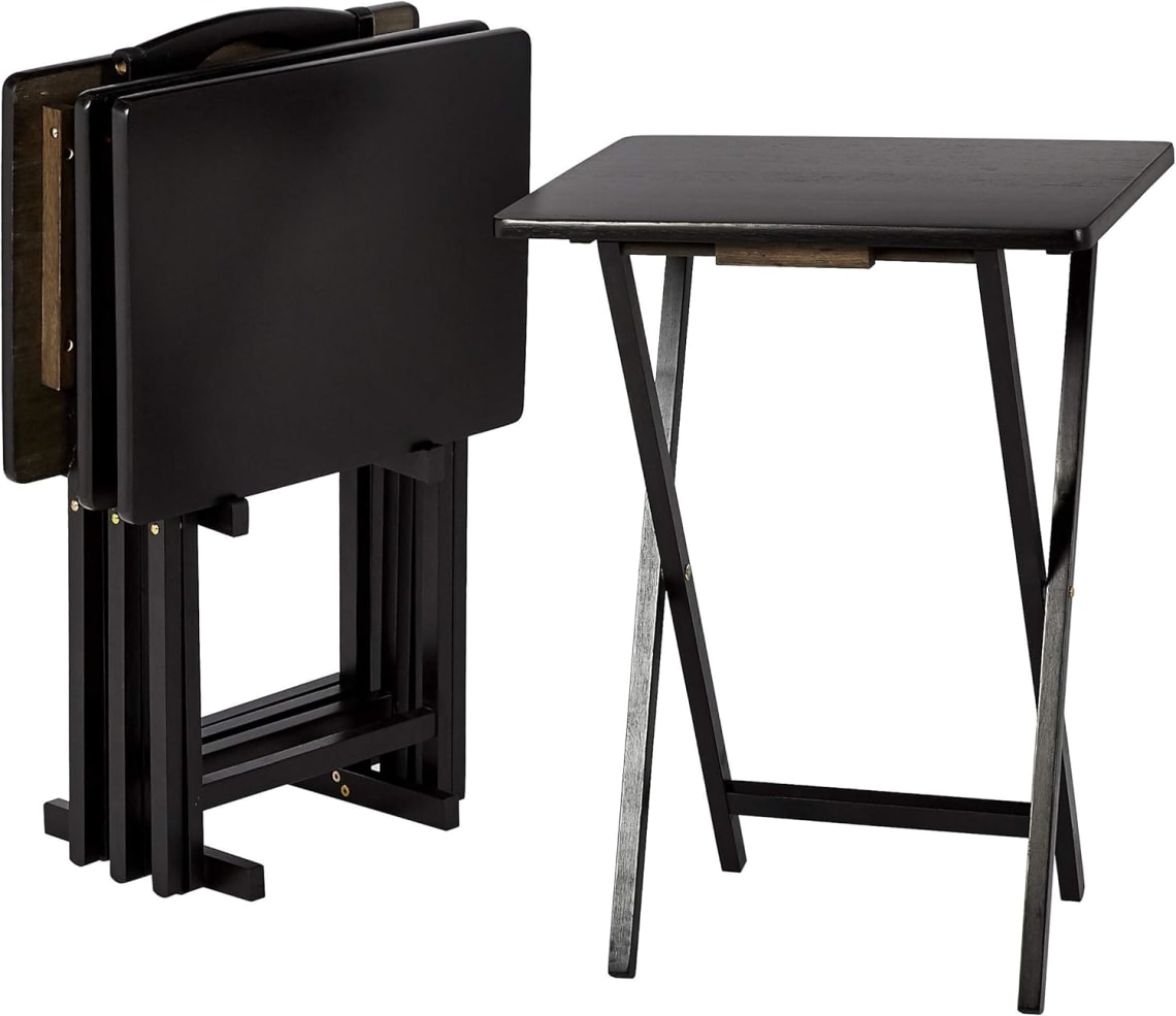 4 inklapbare houten bijzettafeltjes voor €33,99
