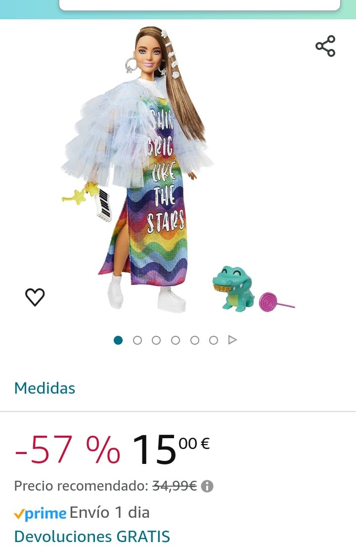 Barbie Extra Muñeca morena articulada con vestido arcoiris por 15€.