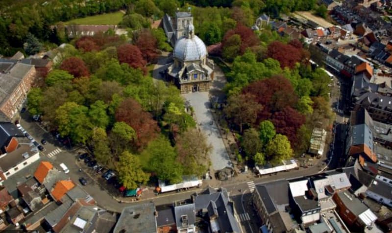 The seven-sided basilica at Scherpenheuvel, Belgium of 1627: photo from Wikimapia