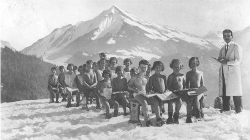 A class in progress at Auguste Rollier's Sun Clinic at Leysin in the Swiss Alps