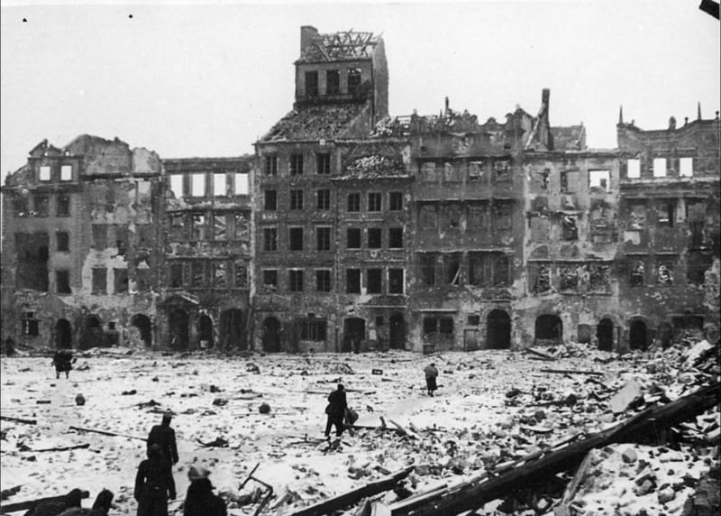 The ruins of Warsaw after World War II: photo from Wikimedia user Jarekt 