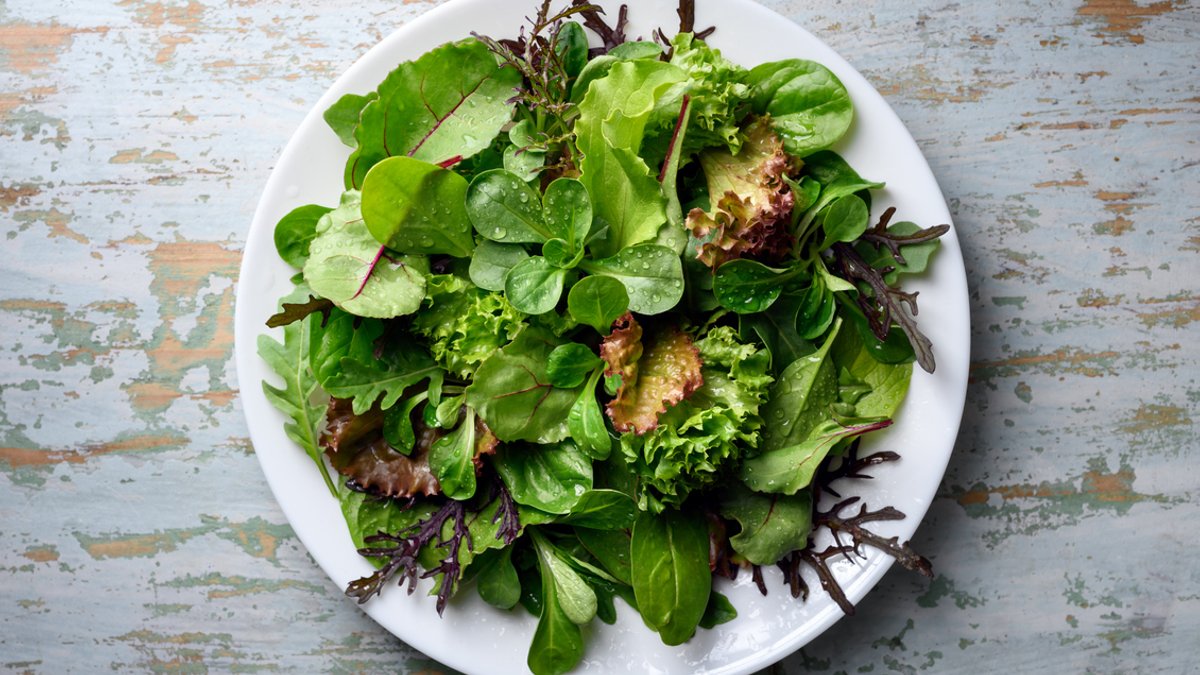 Leafy greens linked to sharper brain function - brain health