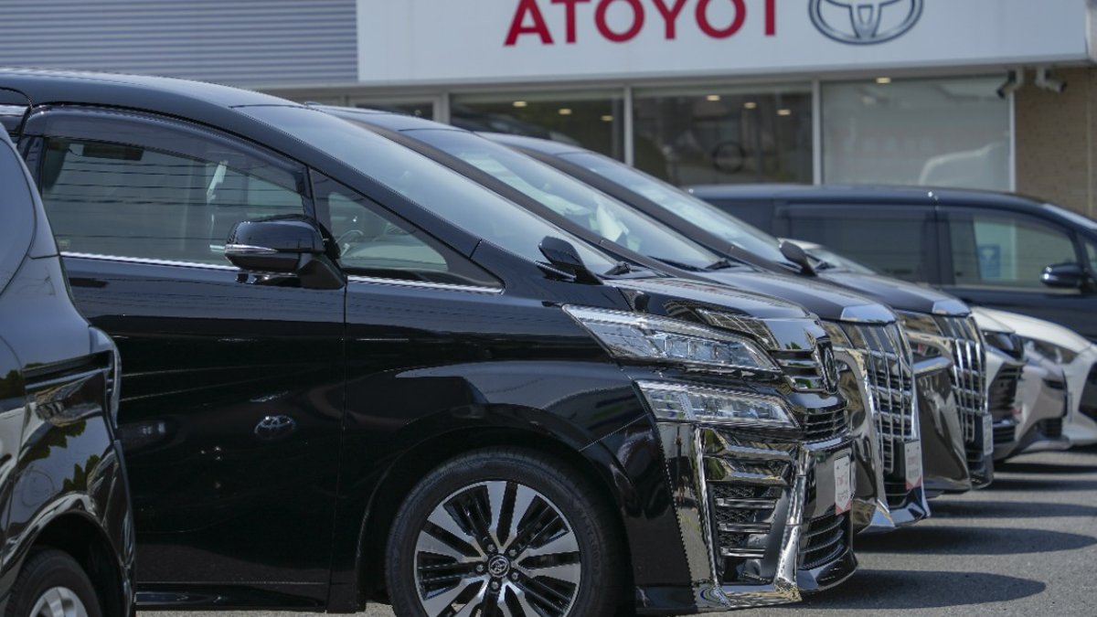 Toyota Boosts Profit Outlook with Big Buyback Toyota Boosts Profit Outlook with Big Buyback - toyota profit