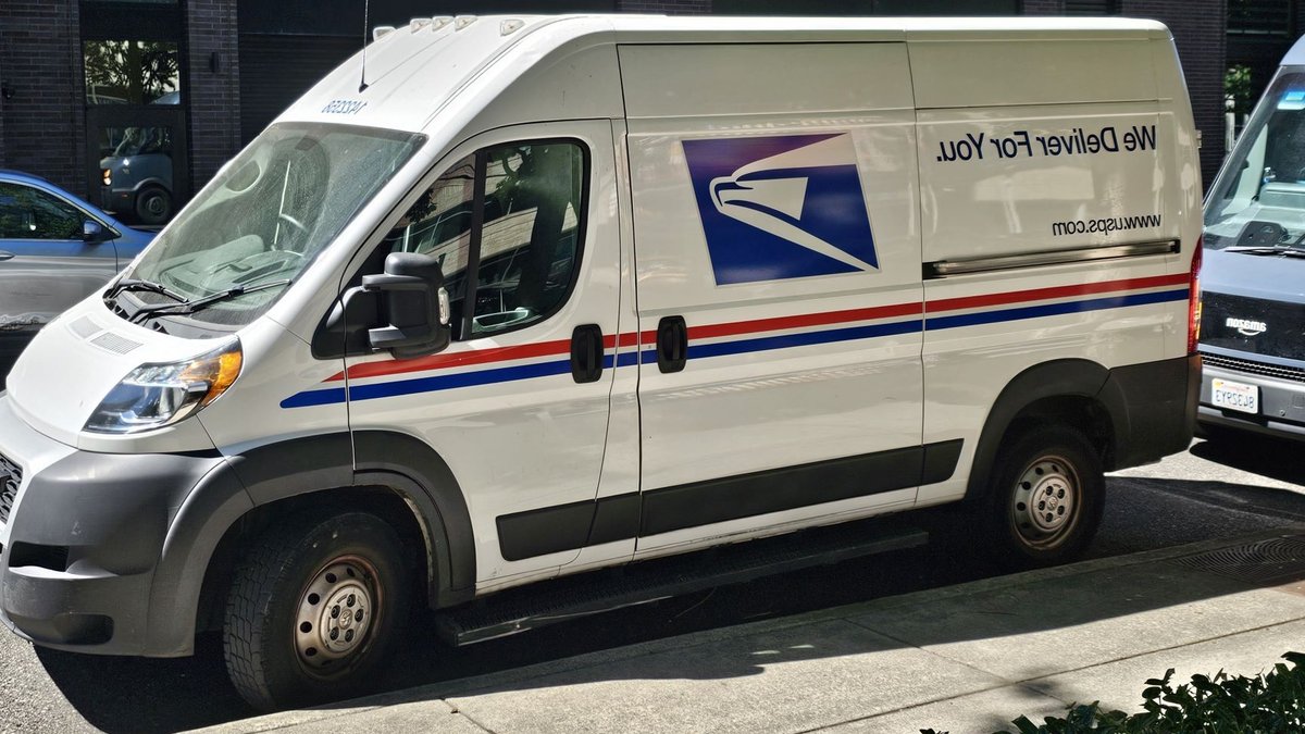 Postal Service hits $20B with new parcel fee Postal Service hits $20B with new parcel fee - parcel fee