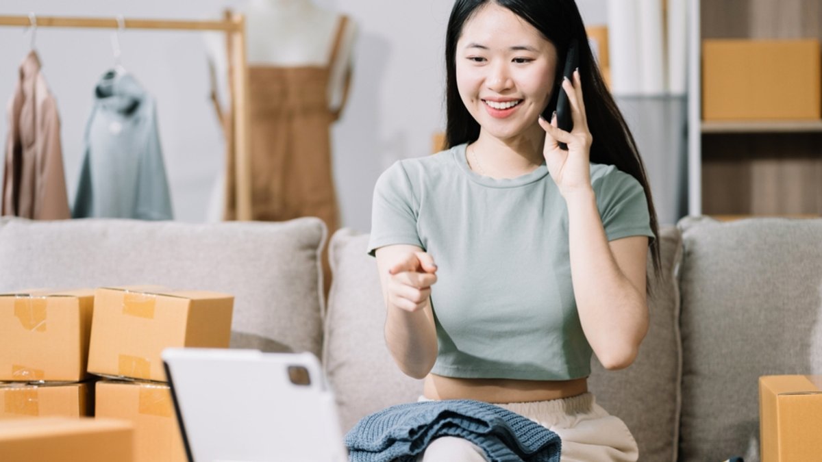 China live commerce market nears US scale