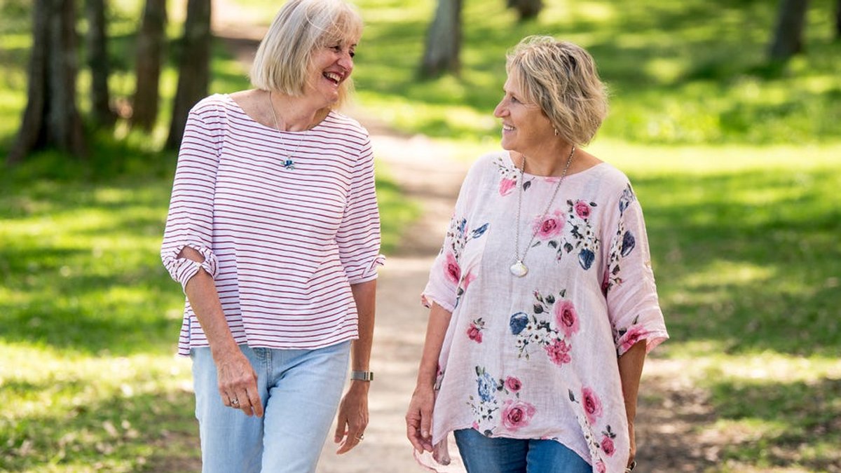 Doctors Explain Benefits of Post‑Meal Walking - post meal walking