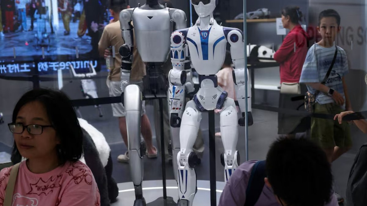 Unitree robot wows Shanghai showcase Unitree robot wows Shanghai showcase - unitree robot