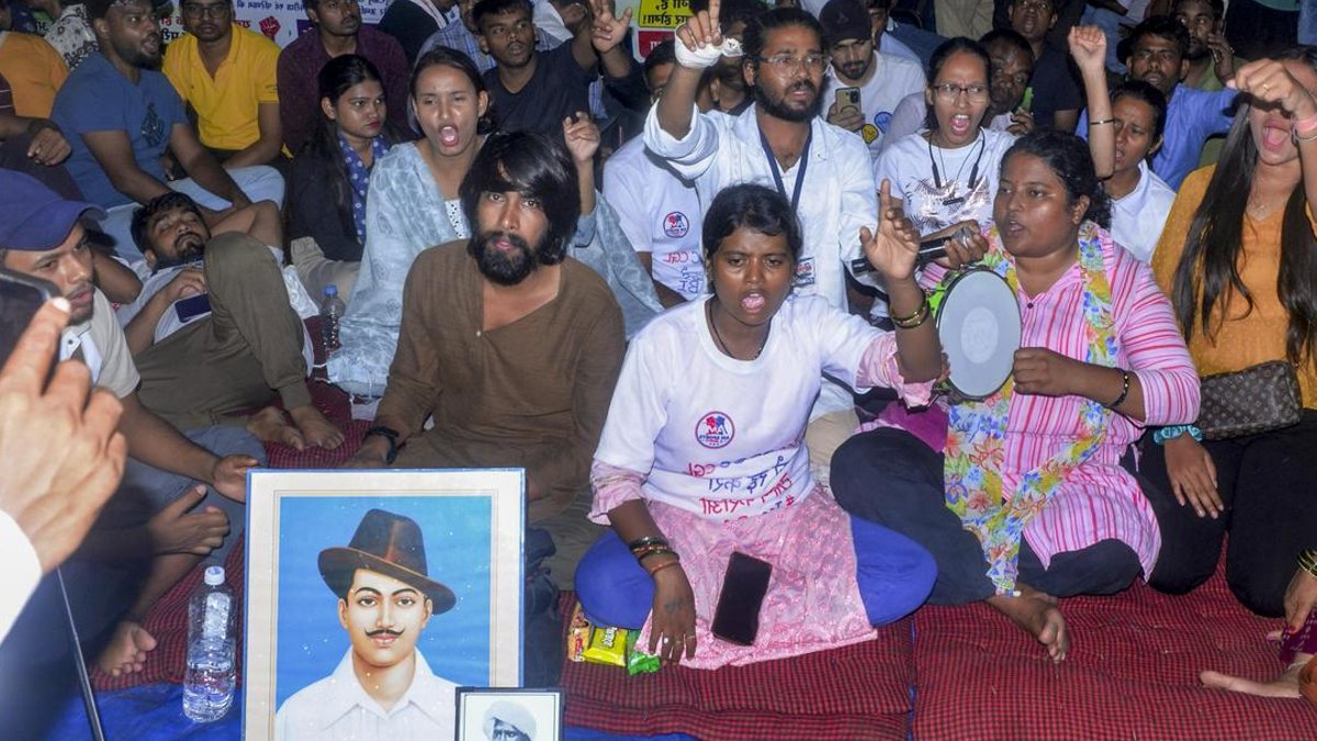 Jharkhand students plan Tiranga Yatra amid exam stir - jharkhand students plan tiranga yatra